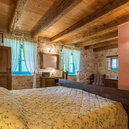 Villa Giselle Crklada